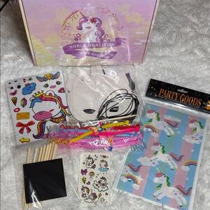 Unicorn Party Supplies Set (8 ct.)